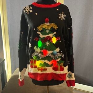 Women’s Giggling Getup Festive Christmas Tree Light-Up Sweater Size L NWOT